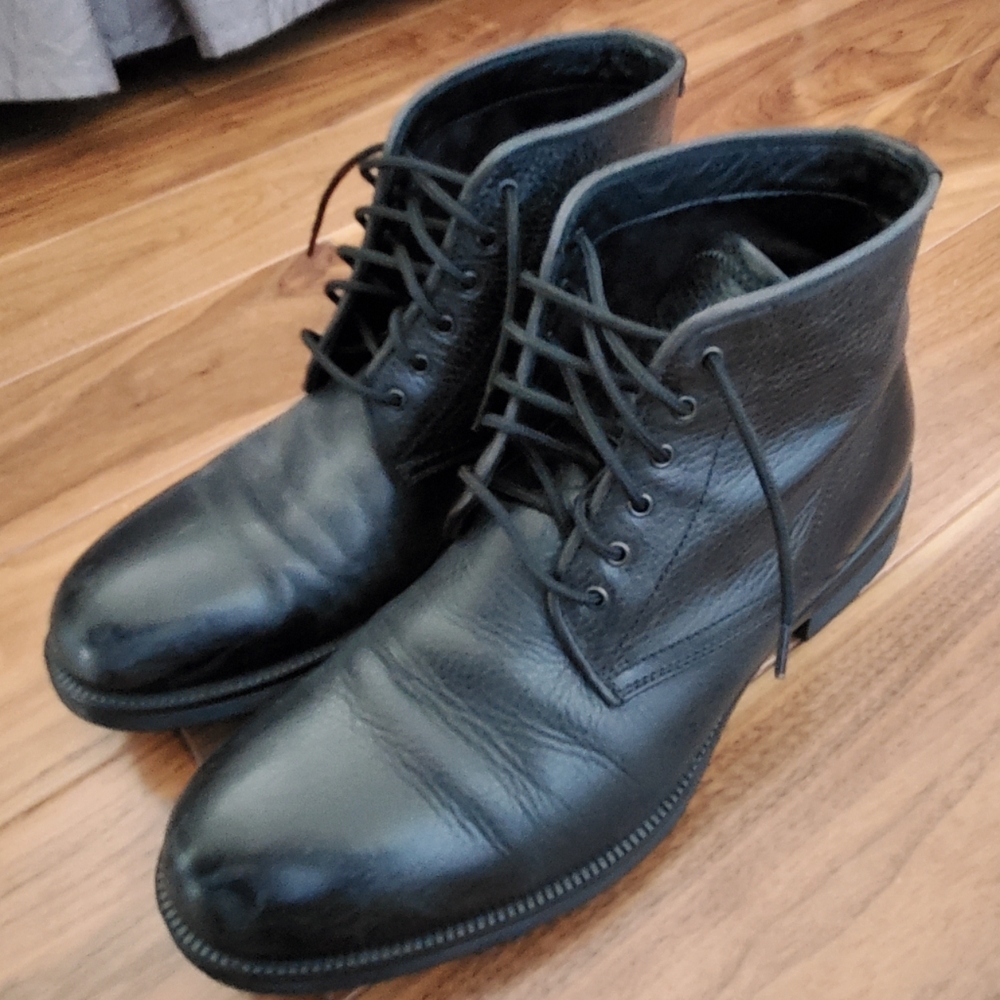 Aquatalia Black Leather Chukka Boots - Size 9